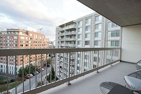 Crystal City Apt Close to Airport