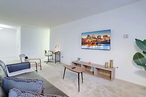 Crystal City Apt Close to Airport