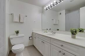 Crystal City Apt Close to Airport