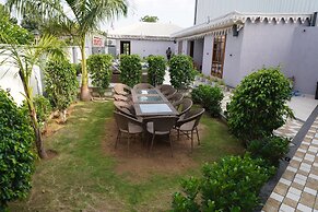 Theharav Resort