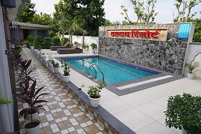 Theharav Resort
