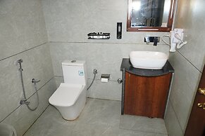 Theharav Resort