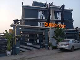 Queens Court Hotel