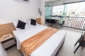 Piscina- academia- AC - Brazilian Corner