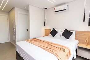 Piscina- academia- AC - Brazilian Corner