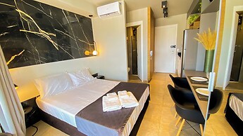 Piscina- academia- AC - Brazilian Corner