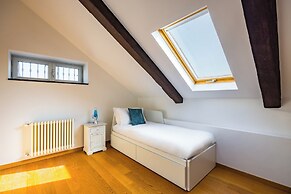 Un Terrazzo Panoramico su Napoli