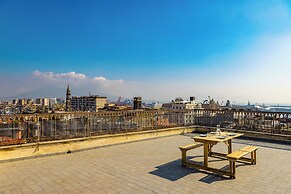 Un Terrazzo Panoramico su Napoli
