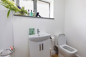 Norwich - House - Sleeps 7 - Parking - Garden