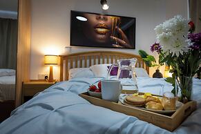 Norwich - House - Sleeps 7 - Parking - Garden