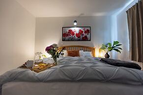 Norwich - House - Sleeps 7 - Parking - Garden