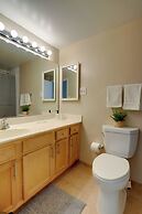 Modern Apartment with Top Amenities