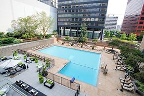 Modern Apartment with Top Amenities