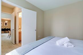 Modern Apartment with Top Amenities