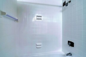 Modern Apartment with Top Amenities