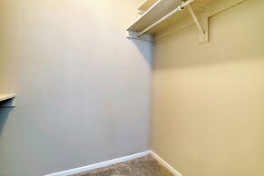 Modern Apartment with Top Amenities