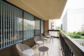 Modern Apartment with Top Amenities