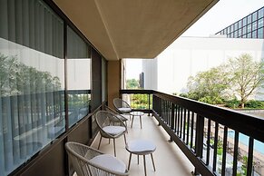 Modern Apartment with Top Amenities