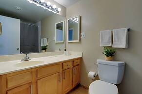 Modern Apartment with Top Amenities