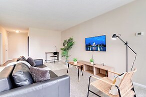 Modern Apartment with Top Amenities