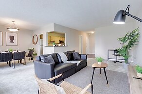 Modern Apartment with Top Amenities