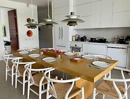 Yeguas 102 by Wynwood House