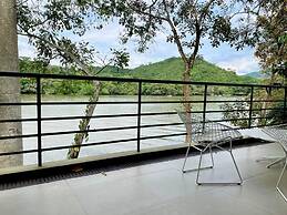 Yeguas 102 by Wynwood House