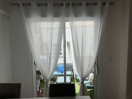 Lovely 4-bed Cottage in Las Chapas Marbella