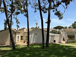 Lovely 4-bed Cottage in Las Chapas Marbella