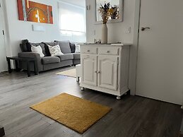 Lovely 4-bed Cottage in Las Chapas Marbella