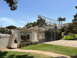 Lovely 4-bed Cottage in Las Chapas Marbella