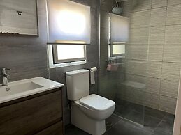 Lovely 4-bed Cottage in Las Chapas Marbella