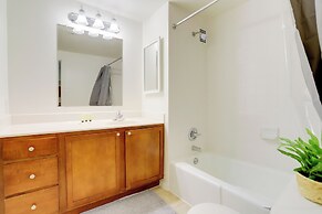 Comfortable Apt in Crystal City
