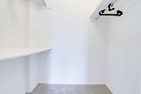 Comfortable Apt in Crystal City