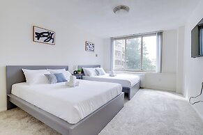 Comfortable Apt in Crystal City