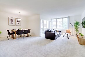 Comfortable Apt in Crystal City