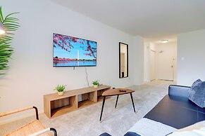 Comfortable Apt in Crystal City
