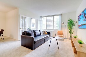 Comfortable Apt in Crystal City