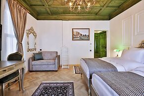 Emerald Mansion Hotel