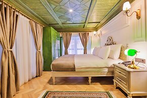 Emerald Mansion Hotel