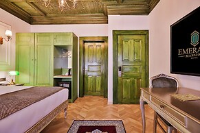 Emerald Mansion Hotel