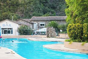 Camping Château de l'Hom