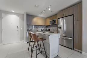 Downtown Doral Condo w-Free Parking