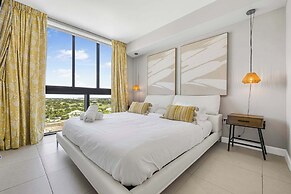 Downtown Doral Condo w-Free Parking