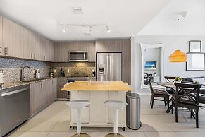 Downtown Doral Condo w-Free Parking