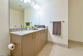Downtown Doral Condo w-Free Parking