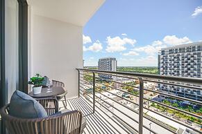 Downtown Doral Condo w-Free Parking
