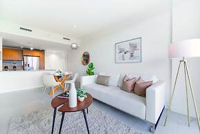 Downtown Doral Condo w-Free Parking