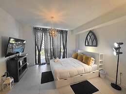 Downtown Doral Condo w-Free Parking