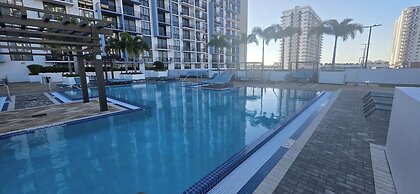 Downtown Doral Condo w-Free Parking